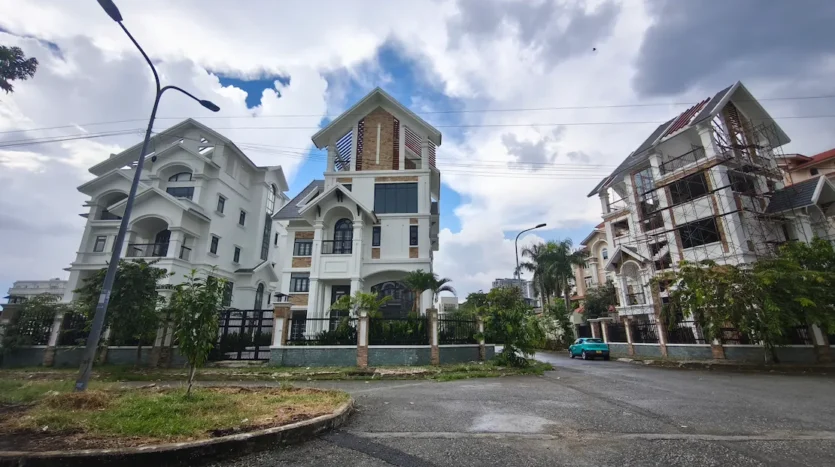 Bán biệt thự góc 11 Đường 70 KDC Phú Nhuận 3 – Thạnh Mỹ Lợi, phường Cát Lái